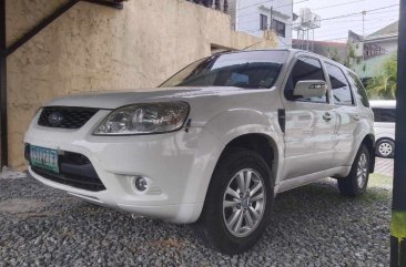 White Ford Escape 2011 for sale in Automatic