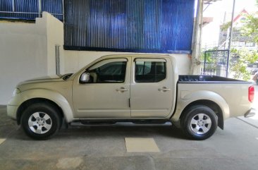 Sell White 2010 Nissan Navara in Plaridel