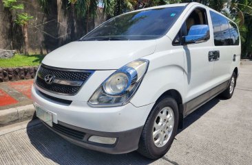 White Hyundai Grand starex 2010 for sale in Quezon City
