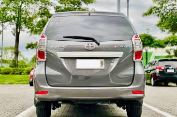 Selling White Toyota Avanza 2016 in Makati