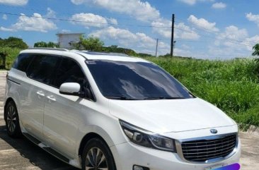 White Kia Carnival 2015 for sale in Angeles