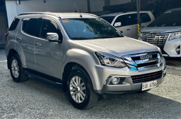 White Isuzu Mu-X 2018 for sale in Automatic