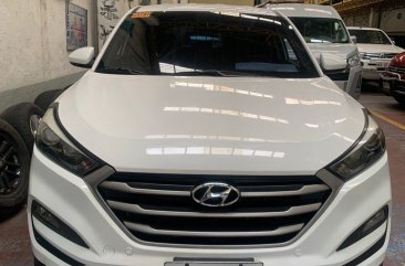 Selling White Hyundai Tucson 2018 in Quezon City