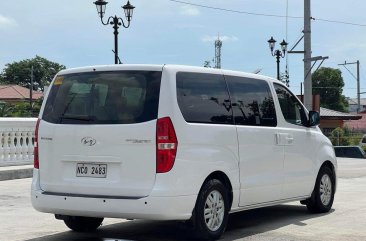 Sell White 2016 Hyundai Starex in Parañaque