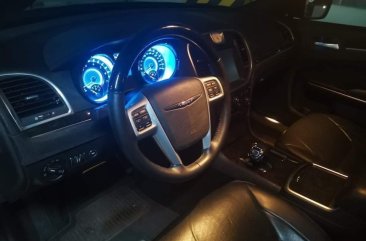 White Chrysler 300c 2014 for sale in Automatic