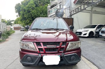 White Isuzu Crosswind 2013 for sale in Manual