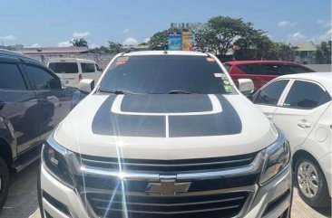 Selling White Chevrolet Colorado 2019 in Mandaluyong