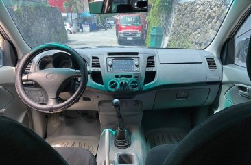 White Toyota Hilux 2005 for sale in Pasig