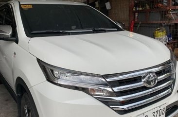 Selling White Toyota Rush 2023 in Quezon City