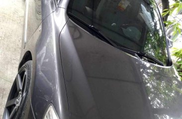 Selling White Toyota Camry 2011 in Makati