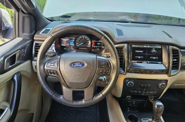 White Ford Everest 2016 for sale in Manila