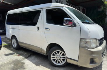 Selling White Toyota Hiace 2011 in Quezon City