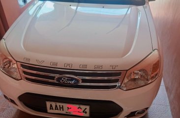 White Ford Everest 2014 for sale in Manual