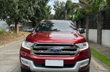 Selling White Ford Everest 2016 in Angeles