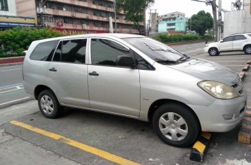 White Toyota Innova 2007 for sale in Manual