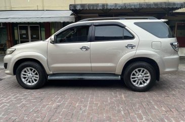 Selling White Toyota Fortuner 2012 in Manila