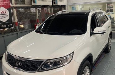 White Kia Sorento 2014 for sale in Manila