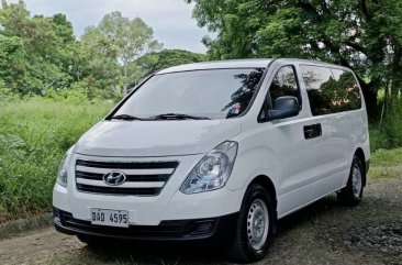 White Hyundai Starex 2017 for sale in Parañaque