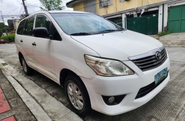 Selling White Toyota Innova 2013 in Quezon City