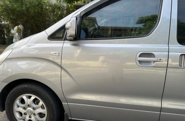 Selling White Hyundai Starex 2013 in Pasig