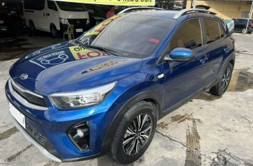 Selling White Kia Stonic 2021 in Manila