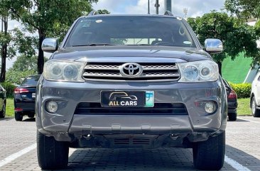 White Toyota Fortuner 2010 for sale in Makati