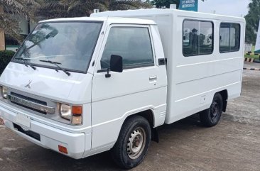 Sell White 2017 Mitsubishi L300 in Makati