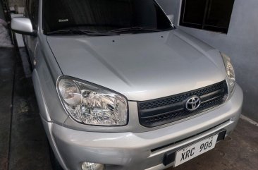 Selling White Toyota Rav4 2005 in Quezon City