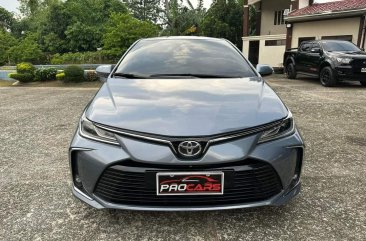 Selling White Toyota Altis 2021 in Manila