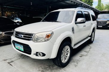 Selling White Ford Everest 2014 in Las Piñas