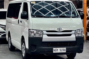 Selling White Toyota Hiace 2020 in Parañaque