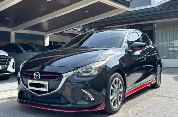 Sell White 2018 Mazda 2 in Mandaluyong