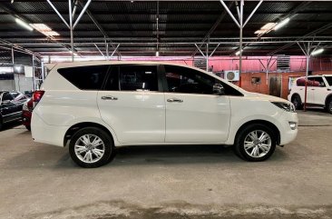 Selling White Toyota Innova 2019 in Pasig