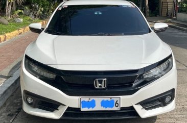 Sell White 2016 Honda Civic in Parañaque