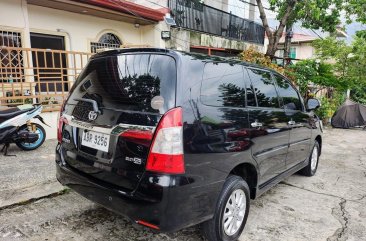 Selling White Toyota Innova 2015 in San Mateo