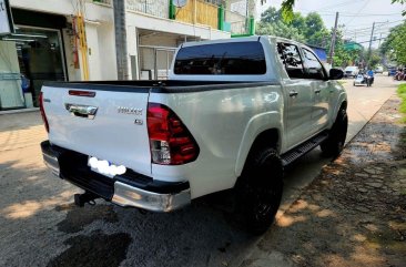 White Toyota Hilux 2018 for sale in Marilao