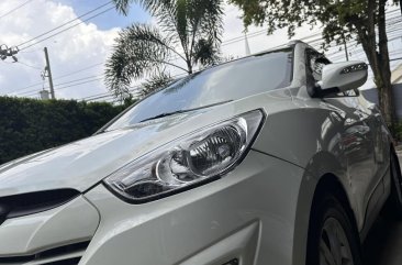 Sell White 2011 Hyundai Tucson in Marikina