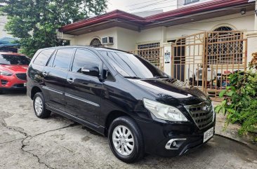 Selling White Toyota Innova 2015 in San Mateo