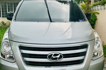 White Hyundai Starex 2016 for sale in Automatic