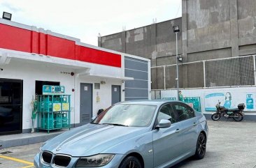 Selling White Bmw 318I 2011 in Angono