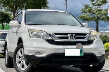 Sell White 2011 Honda Cr-V in Makati