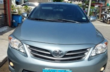 Selling White Toyota Altis 2013 in Caloocan