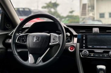 White Honda Civic 2018 for sale in Automatic