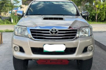 Selling White Toyota Hilux 2013 in Manila