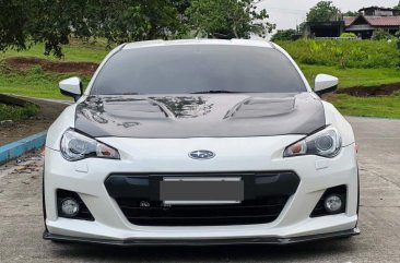 Selling White Subaru Brz 2013 in Manila