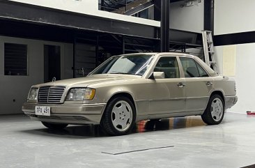 White Mercedes-Benz W124 1991 for sale in Automatic