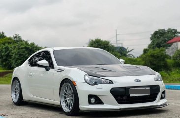 Selling White Subaru Brz 2013 in Manila