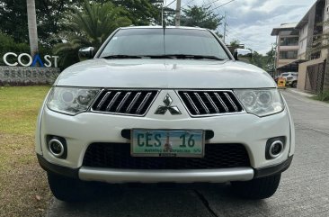 Selling White Mitsubishi Montero sport 2012 in Las Piñas