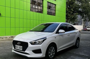 White Hyundai Reina 2020 for sale in Manual