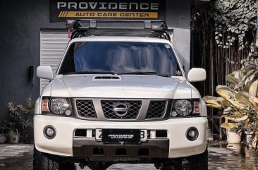 Selling White Nissan Patrol 2008 in Manila